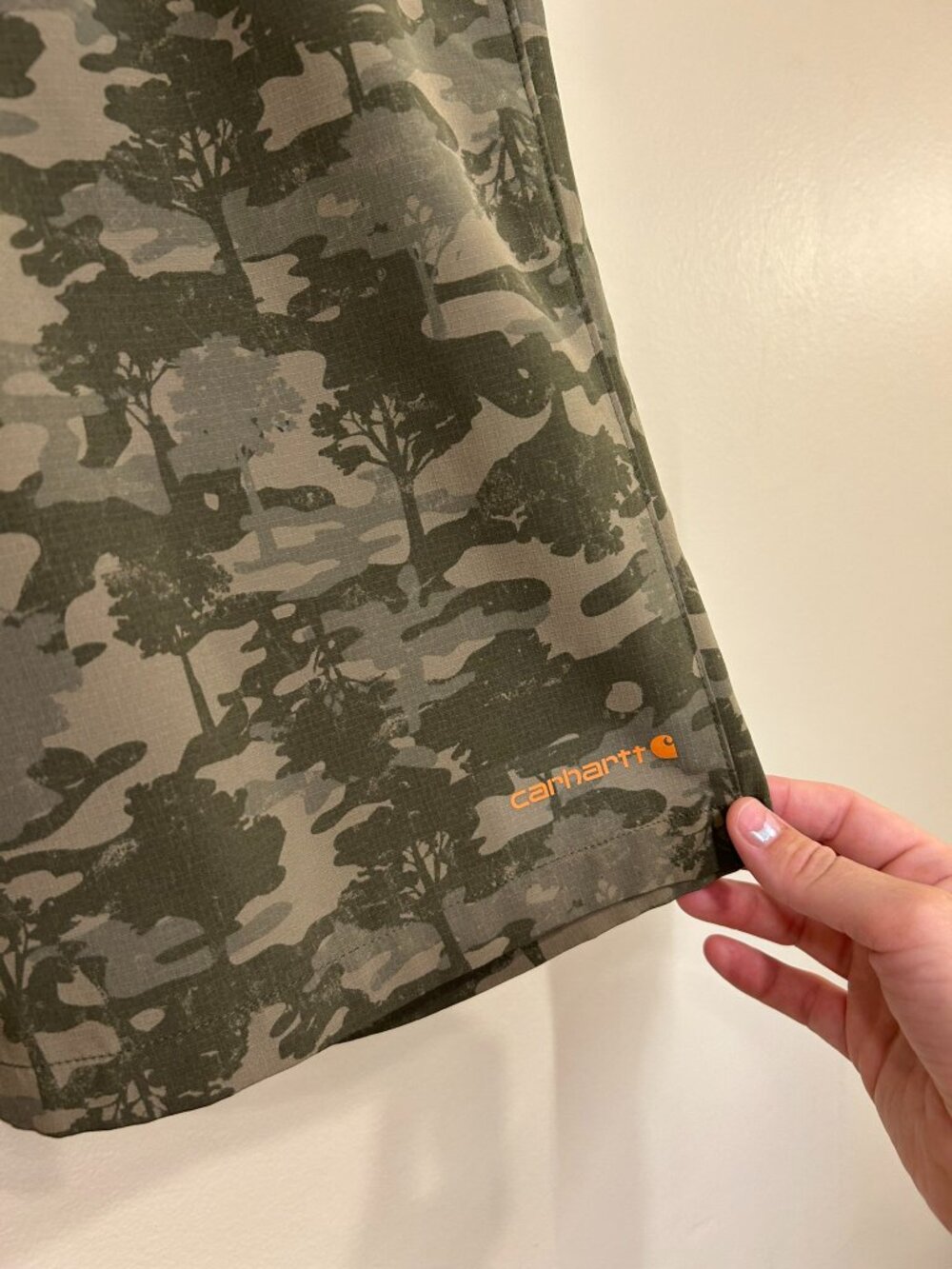 LG 14/16 Boys Carhartt Camouflage Rugged Flex Shorts - Picture 2 of 7